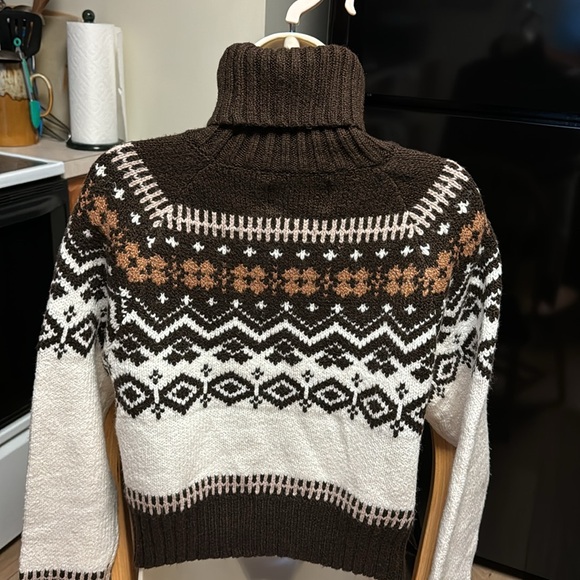 American Eagle NWT M PLUSH SOFT WARM BROWNS CREAM TURTLENECK SWEATER - Picture 6 of 9